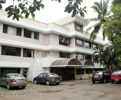 Hotel Highway Garden